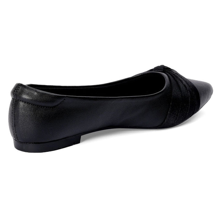 Comfortable Black Pointed-Toe Ballerinas