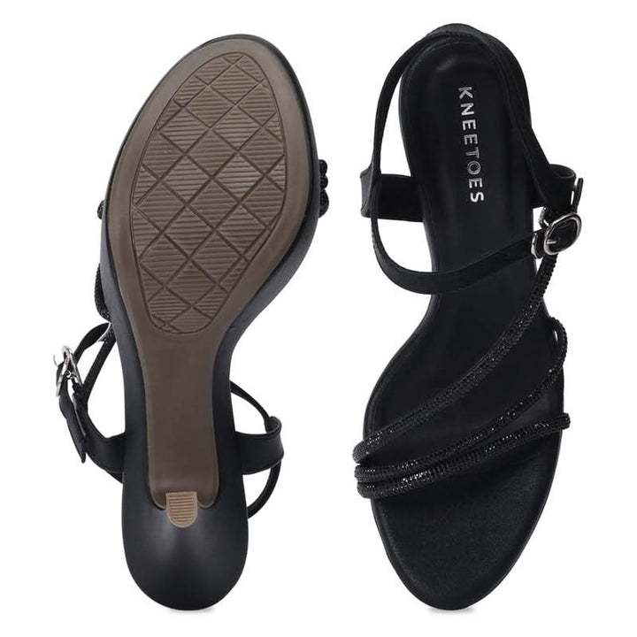 Vivien - Black Stilettos